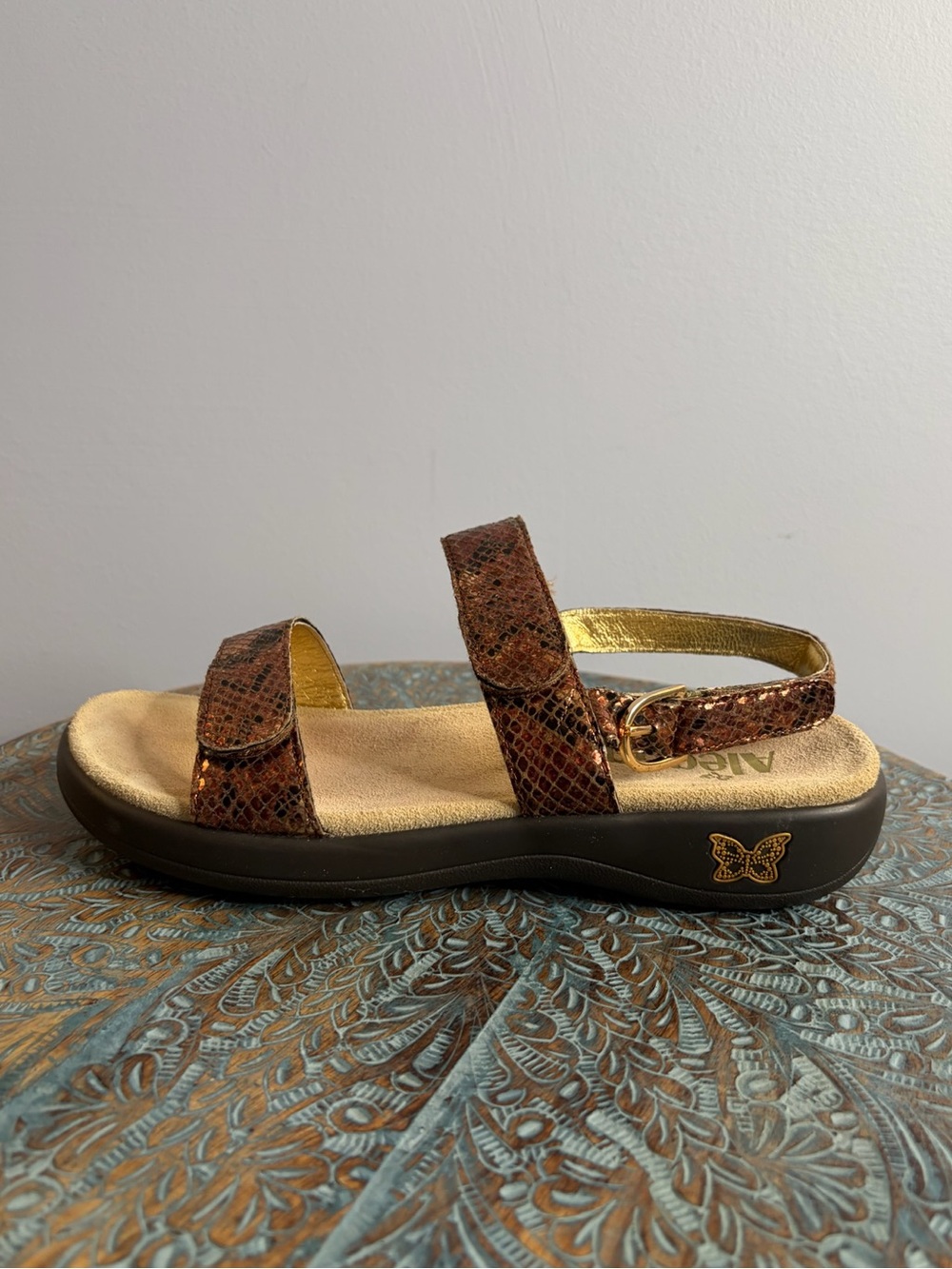 Like New! Alegria Julie Snakeskin Pattern Leather Sandals Size 37